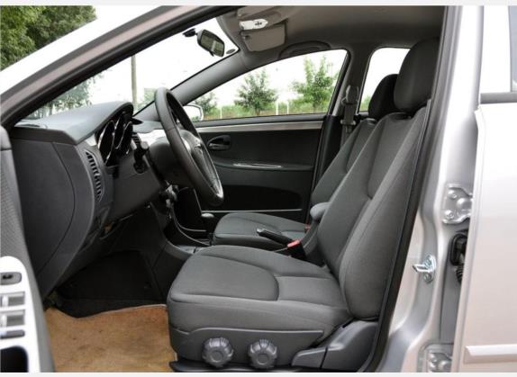 欢动 2009款 1.6L CVT舒适型 车厢座椅   前排空间