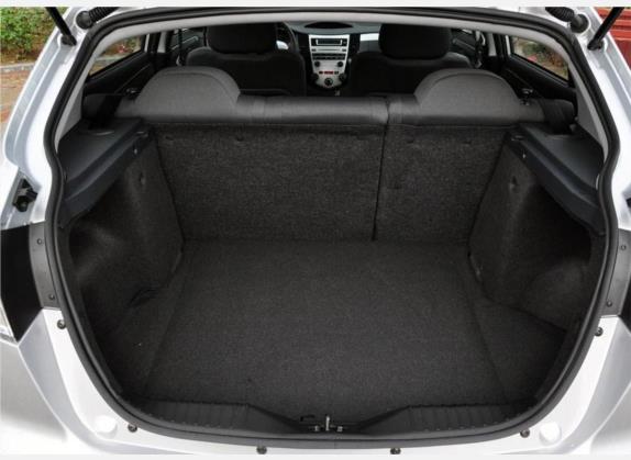 欢动 2009款 1.6L CVT舒适型 车厢座椅   后备厢