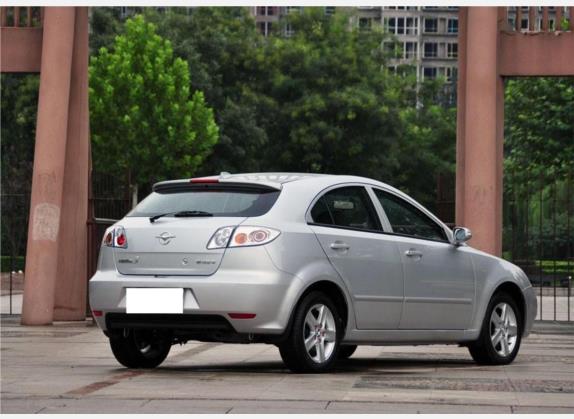 欢动 2009款 1.6L CVT舒适型 外观   斜后