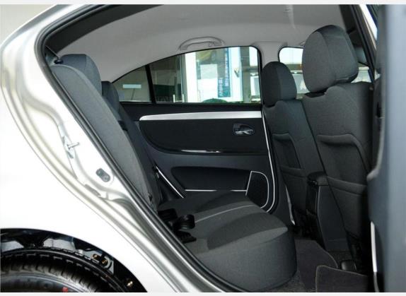 欢动 2010款 1.6L CVT舒适型 车厢座椅   后排空间