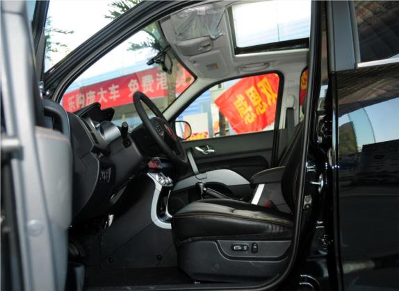 海马骑士 2013款 2.0L 手动智能领航型 车厢座椅   前排空间