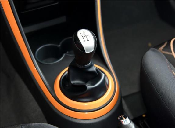 丘比特 2015款 1.3L 手动青葱版 中控类   挡把