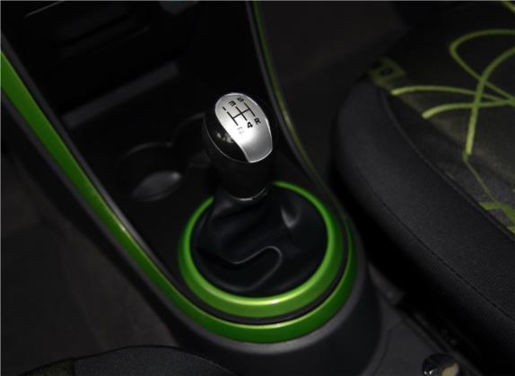 丘比特 2015款 1.3L 手动清新版 中控类   挡把