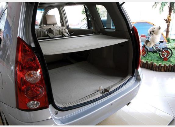 普力马 2007款 1.8L 自动5座豪华SDX5 车厢座椅   后备厢