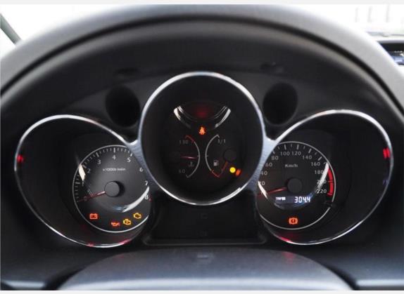 普力马 2010款 1.6L 手动5座豪华 中控类   仪表盘