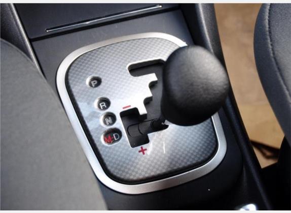 普力马 2010款 1.8L 自动5座舒适 中控类   挡把