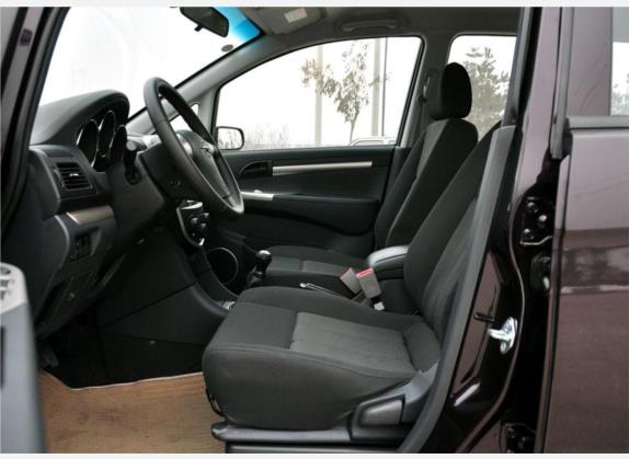 普力马 2010款 1.6L 手动5座基本 车厢座椅   前排空间