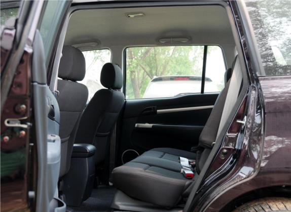 普力马 2012款 1.6L 手动5座舒适版 车厢座椅   后排空间