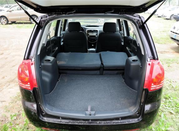 普力马 2012款 1.6L 手动5座舒适版 车厢座椅   后备厢