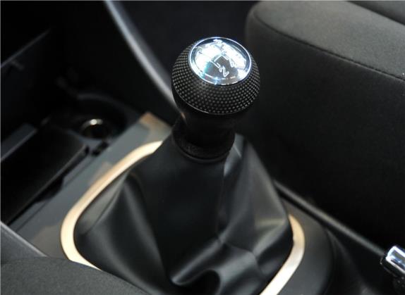 普力马 2012款 1.6L 手动7座创想版 中控类   挡把
