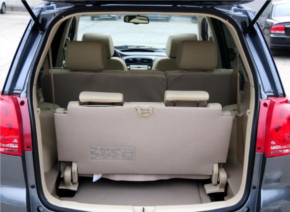 普力马 2013款 1.6L 手动7座开拓版 车厢座椅   后备厢