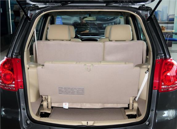 普力马 2013款 1.6L 自动7座乐享版 车厢座椅   后备厢