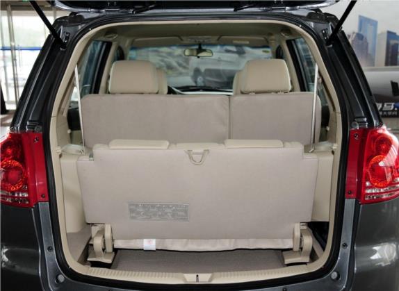 普力马 2013款 1.6L 手动7座创想版 车厢座椅   后备厢