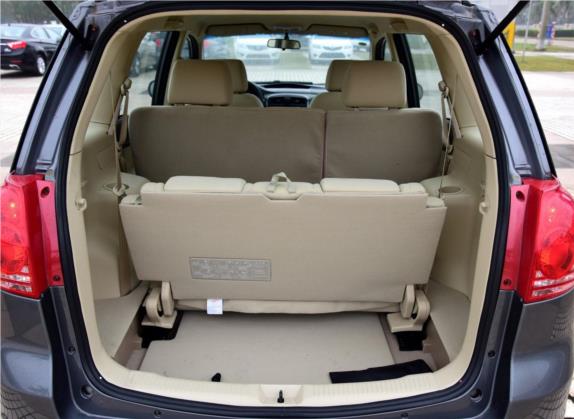 普力马 2014款 1.6L 手动7座创想版 车厢座椅   后备厢