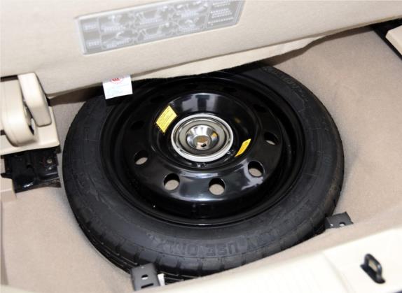 普力马 2014款 1.6L 手动7座开拓版 其他细节类   备胎