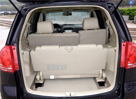 普力马 2014款 1.6L 手动7座开拓版 车厢座椅   后备厢