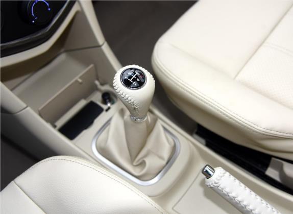 普力马 2014款 1.6L 手动7座开拓版 中控类   挡把