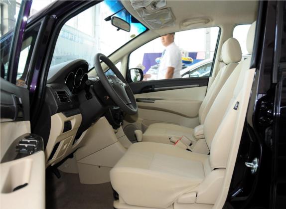 普力马 2014款 1.6L 自动7座乐享版 车厢座椅   前排空间