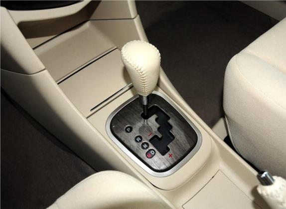普力马 2014款 1.6L 自动7座乐享版 中控类   挡把