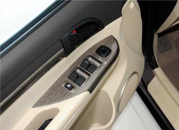 普力马 2014款 1.6L 自动7座乐享版 车厢座椅   门窗控制