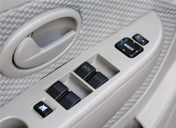 海马爱尚 2012款 1.0L 豪华型 车厢座椅   门窗控制