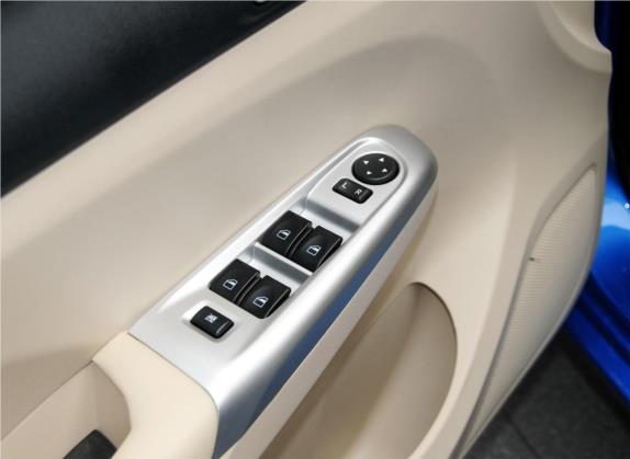 海马M3 2013款 1.5L 手动精英型 车厢座椅   门窗控制