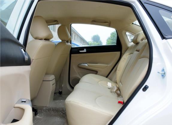 海马M3 2013款 1.5L 手动舒适型 车厢座椅   后排空间