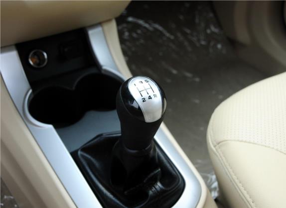 海马M3 2013款 1.5L 手动舒适型 中控类   挡把