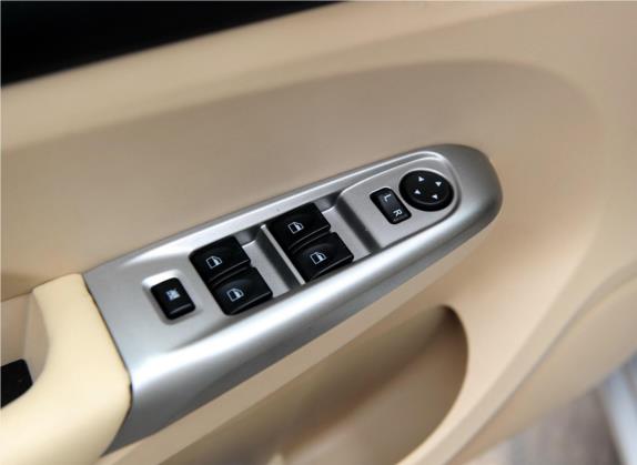 海马M3 2013款 1.5L 手动旗舰型 车厢座椅   门窗控制