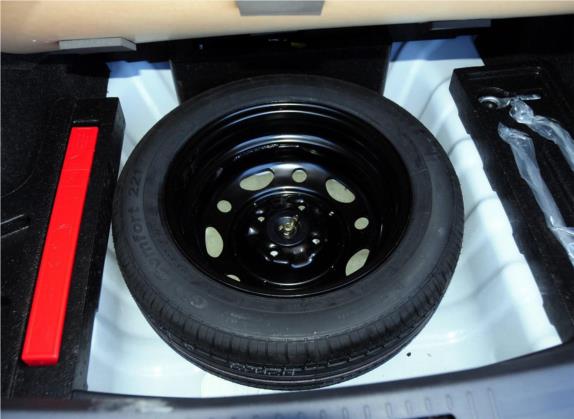 海马M3 2014款 1.5L 手动标准型 其他细节类   备胎