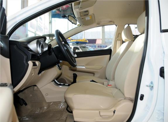 海马M3 2014款 1.5L 手动精英型 车厢座椅   前排空间