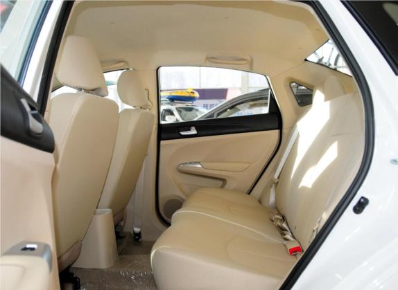 海马M3 2014款 1.5L 手动精英型 车厢座椅   后排空间