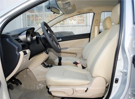 海马M3 2014款 1.5L 手动舒适型 车厢座椅   前排空间