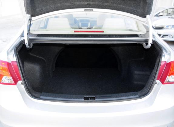 海马M3 2014款 1.5L 手动舒适型 车厢座椅   后备厢