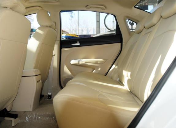 海马M3 2014款 1.5L 手动旗舰型 车厢座椅   后排空间
