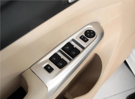 海马M3 2014款 1.5L 手动旗舰型 车厢座椅   门窗控制