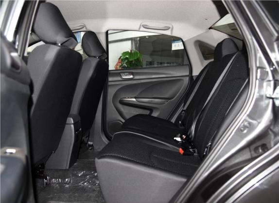 海马M3 2015款 1.5L 手动精英型 车厢座椅   后排空间
