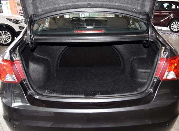 海马M3 2015款 1.5L 手动精英型 车厢座椅   后备厢