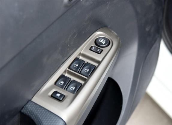 海马M3 2016款 1.5L 手动时尚型 车厢座椅   门窗控制