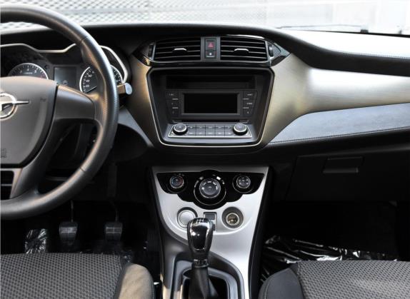 海马M3 2016款 1.5L 手动舒适型 中控类   中控台