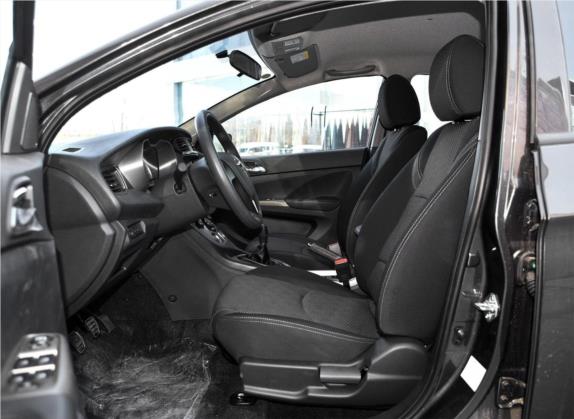 海马M3 2016款 1.5L 手动舒适型 车厢座椅   前排空间