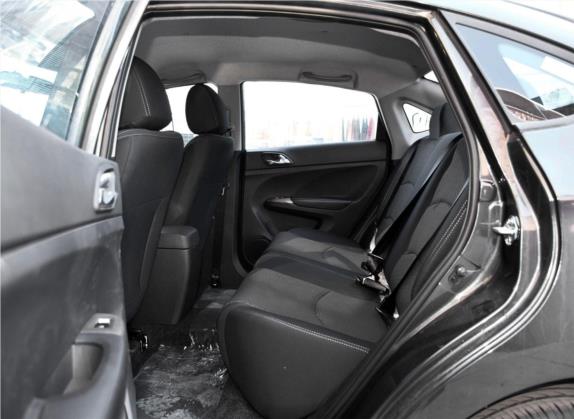 海马M3 2016款 1.5L 手动舒适型 车厢座椅   后排空间