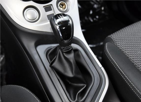 海马M3 2016款 1.5L 手动舒适型天窗版 中控类   挡把