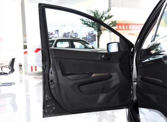海马M3 2016款 1.5L 手动智能舒适型 车厢座椅   前门板