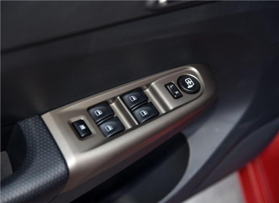 海马M3 2017款 1.5L 手动舒适型 车厢座椅   门窗控制