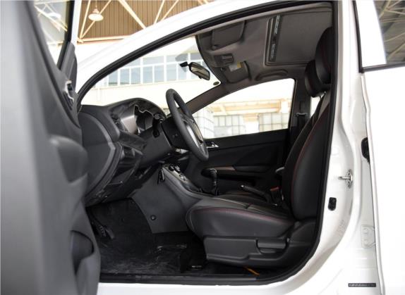 海马M3 2017款 1.5L 手动豪华型 车厢座椅   前排空间
