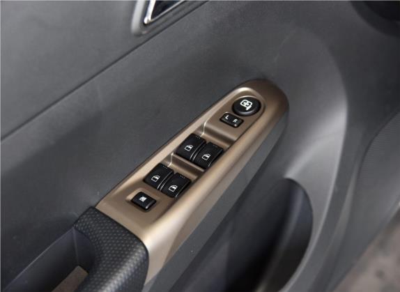 海马M3 2017款 1.5L 手动豪华型 车厢座椅   门窗控制