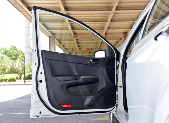 海马M3 2017款 1.5L CVT豪华型 车厢座椅   前门板