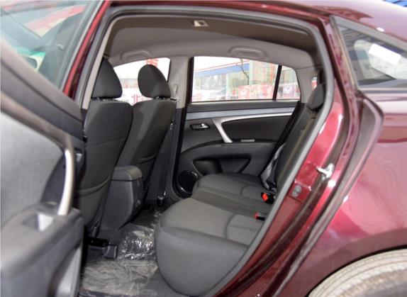 海马M6 2015款 1.5T 手动舒适型 车厢座椅   后排空间