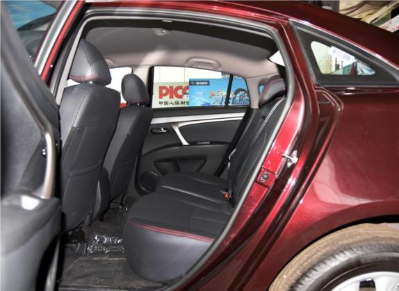 海马M6 2015款 1.5T 手动豪华型 车厢座椅   后排空间